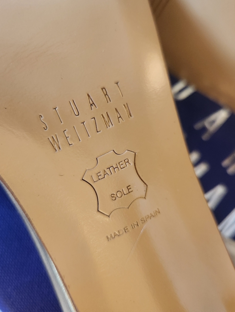 Stuart Weitzman | Reversal Strappy Sandal in Gold - Picture 7 of 8